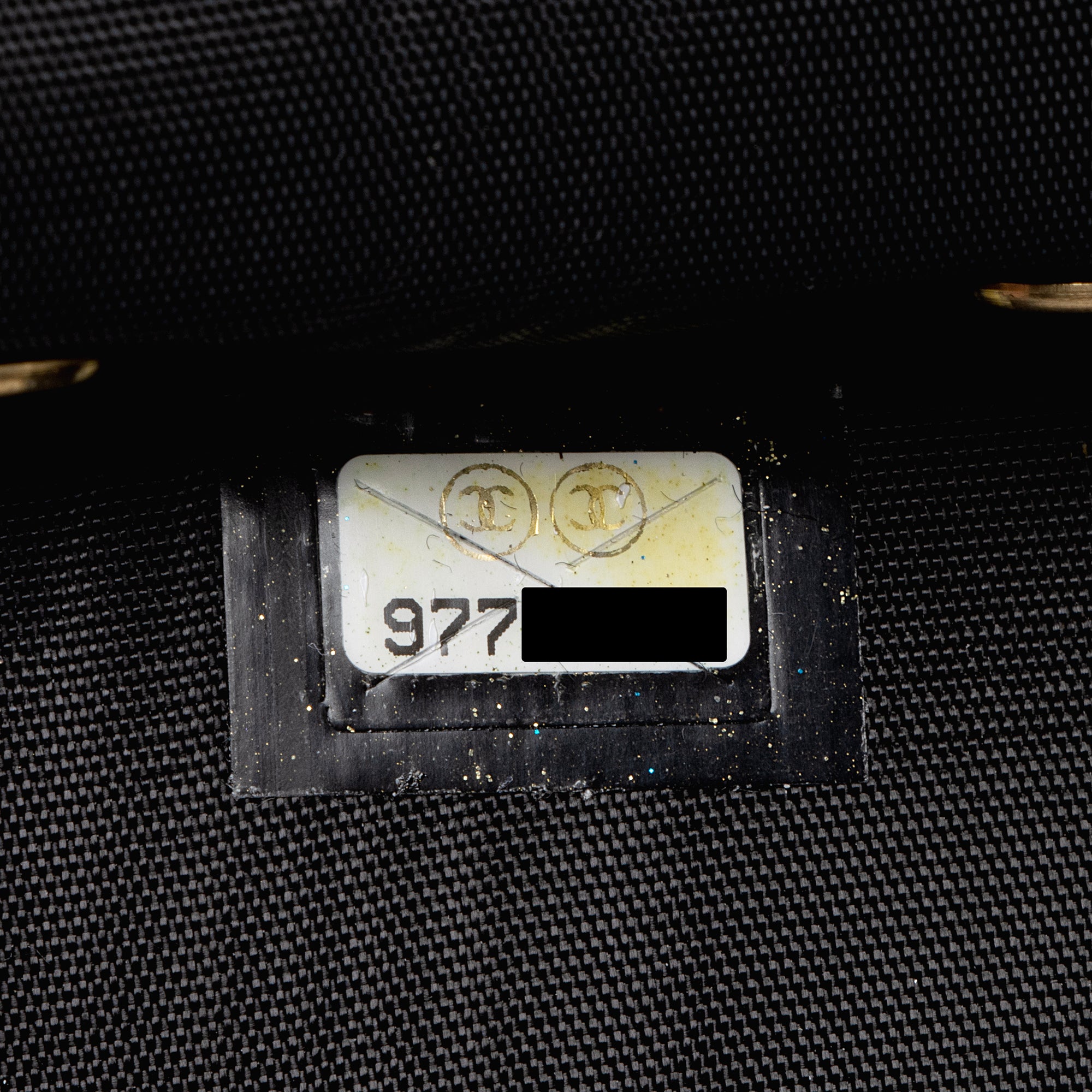 Chanel Caviar Leather Timeless CC 6 Key Holder (SHF-Fyokbl)