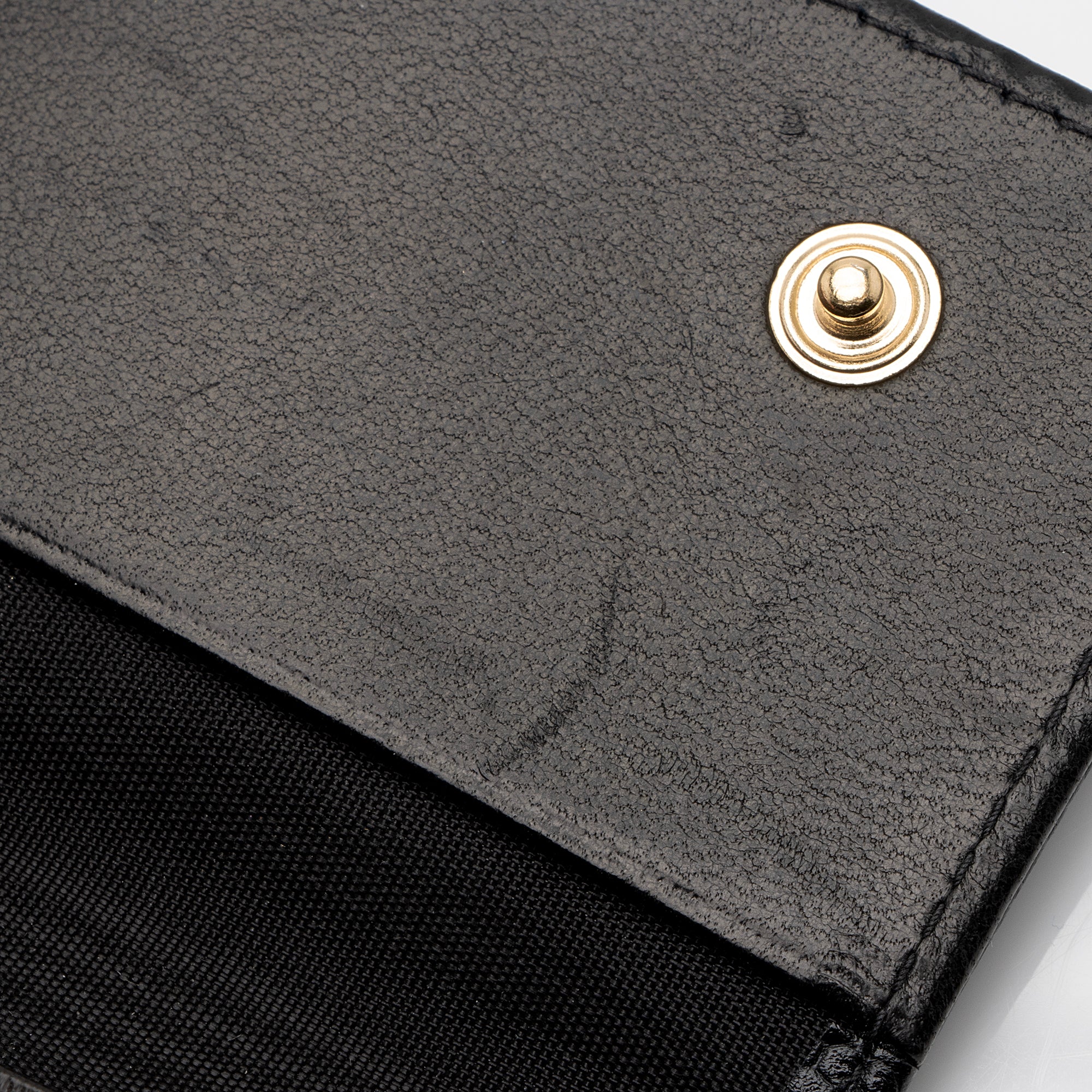 Chanel Caviar Leather Timeless CC 6 Key Holder (SHF-Fyokbl)