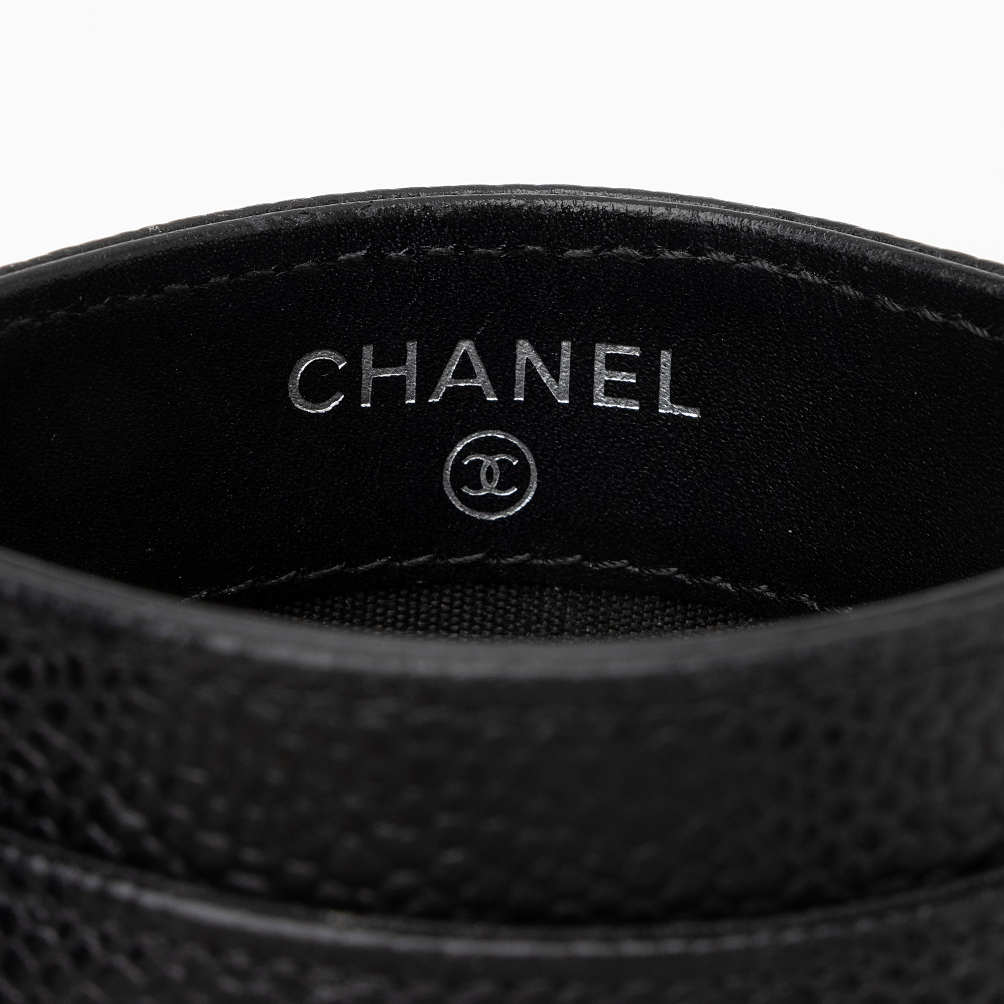 Chanel Caviar Leather Timeless CC Card Holder (SHF-RcPyJg)