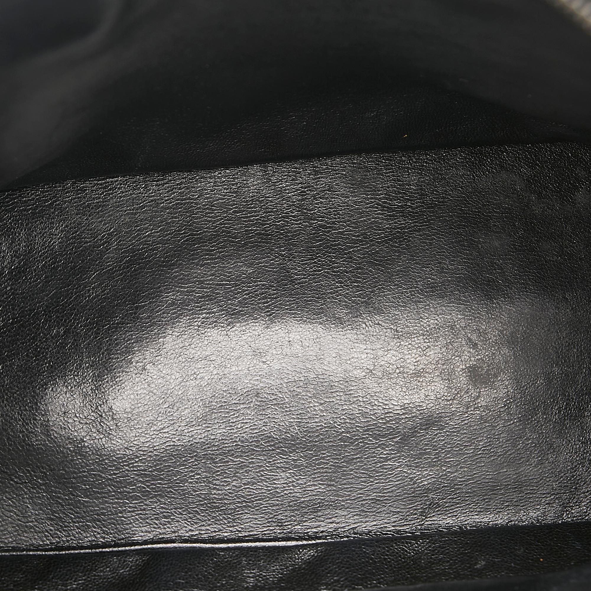 Chanel Caviar Medallion Tote (SHG-35918)