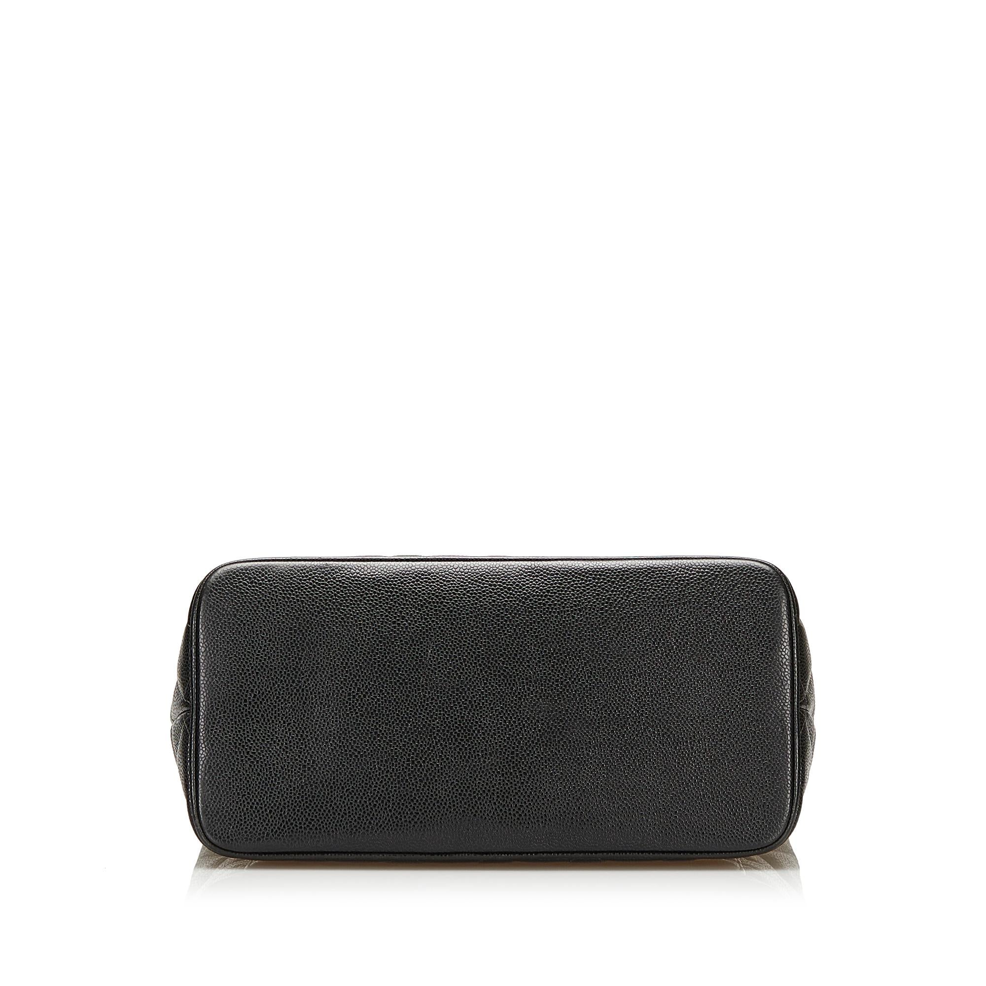 Chanel Caviar Medallion Tote (SHG-36029)