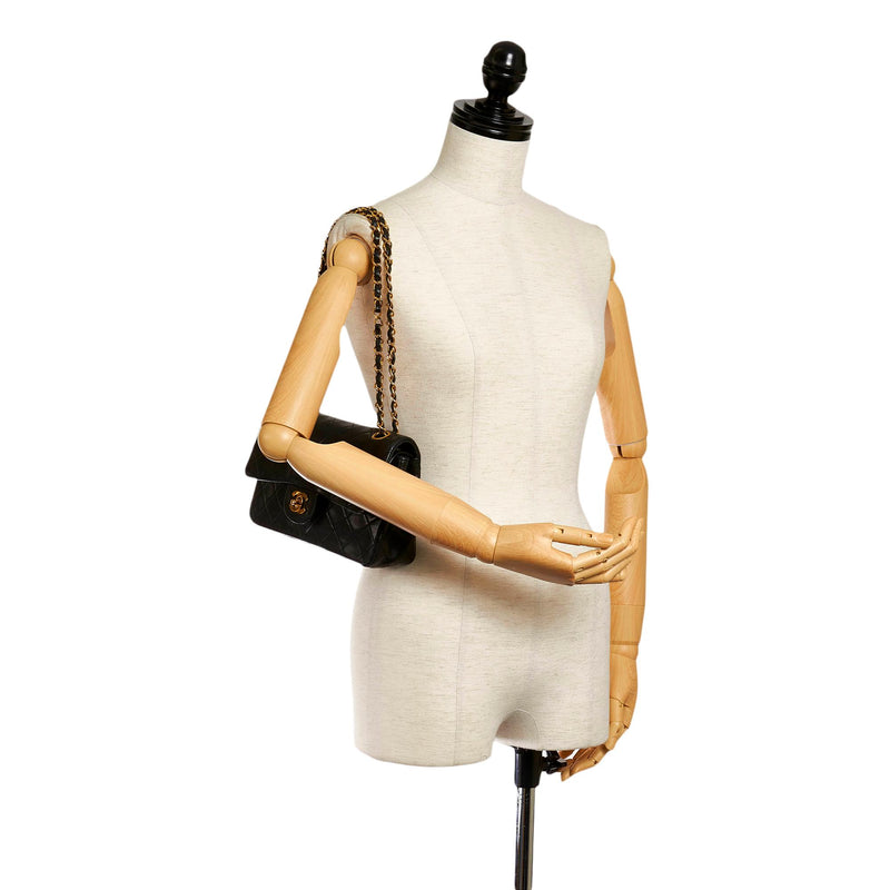 Chanel Patent Leather Stripe Classic Jumbo Double Flap Bag (SHF-xHciHb –  LuxeDH