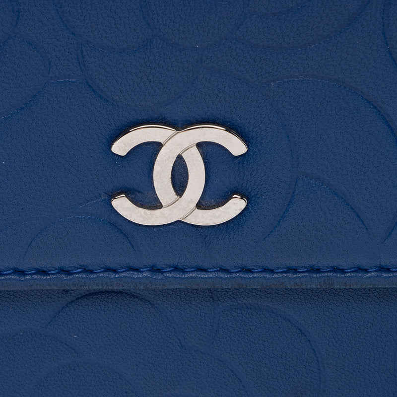 Chanel Lambskin Camelia Compact Wallet (SHF-16247) – LuxeDH