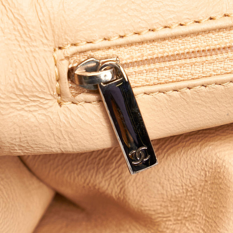 Chanel Luxe Ligne Leather Handbag (SHG-32626)