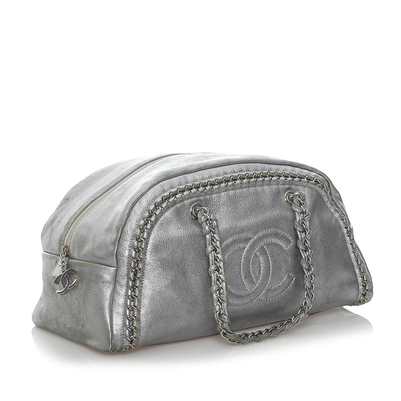 Chanel Luxe Ligne Leather Handbag (SHG-32626)