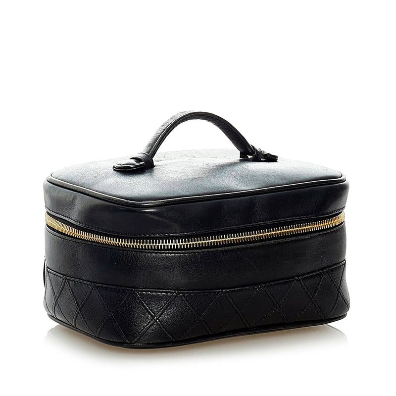 Chanel Matelasse Lambskin Leather Vanity Bag (SHG-32648) – LuxeDH