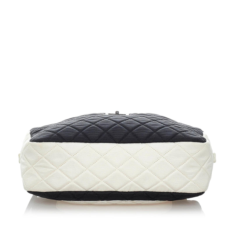 Chanel Matelasse Mini Crossbody Bag (SHG-LPYHyW) – LuxeDH