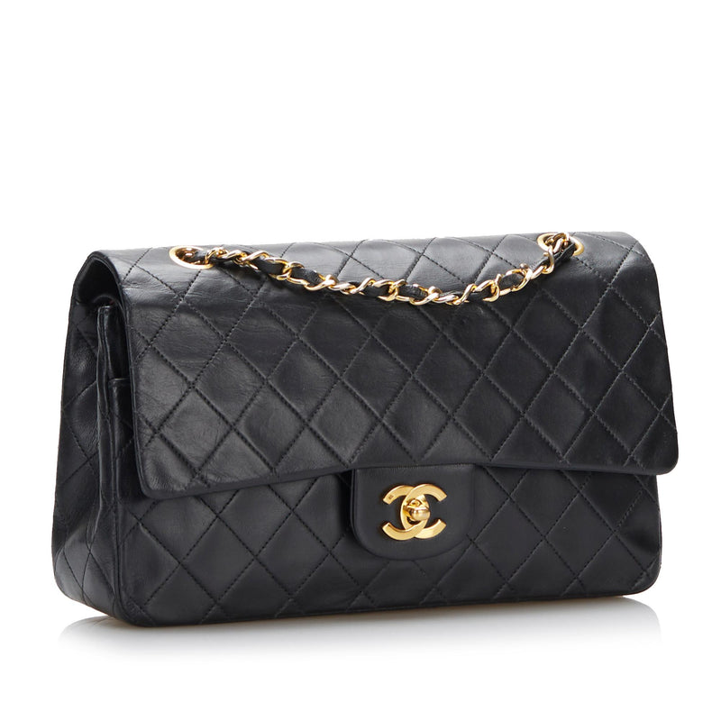 Chanel Medium Classic Lambskin Double Flap (SHG-IvJ7at)