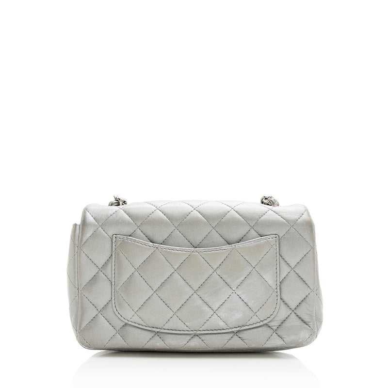 Sold at Auction: CHANEL - Classic Double Flap Metallic Silver CC Medium  Leather Shoulder Bag