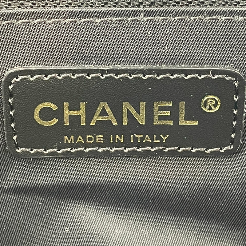 Chanel New Travel Ligne Crossbody (SHG-37090)