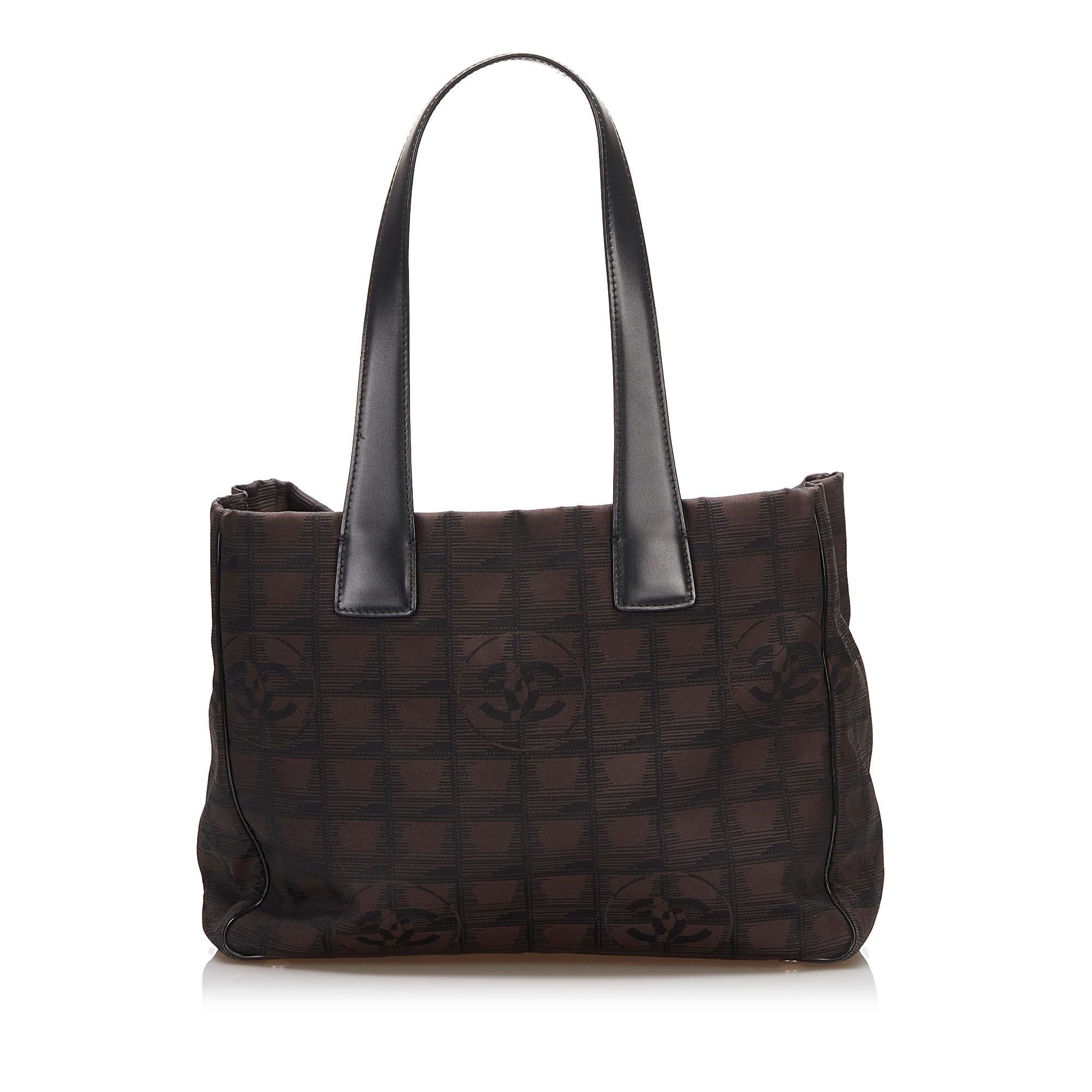 Chanel New Travel Line Handbag (SHG-cYPGJh)