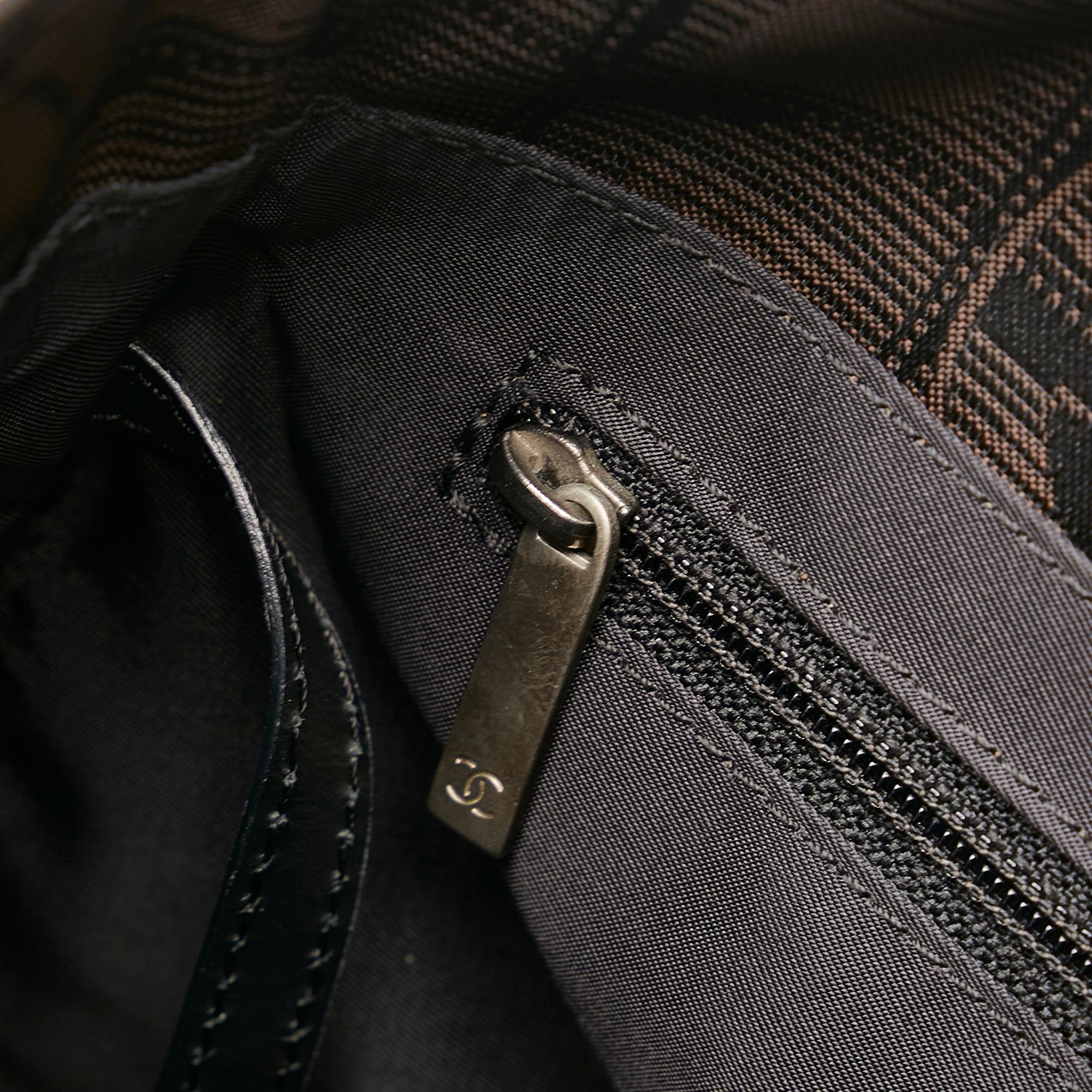 Chanel New Travel Line Handbag (SHG-cYPGJh)