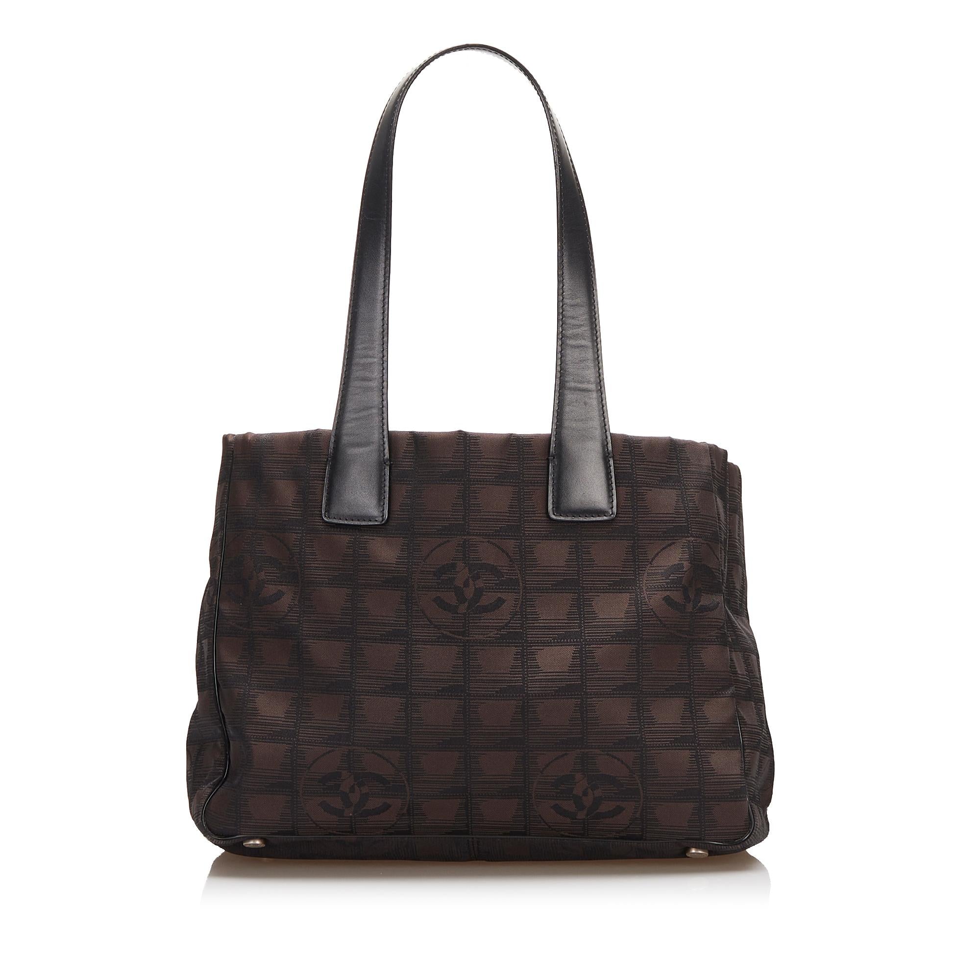 Chanel New Travel Line Handbag (SHG-cYPGJh)