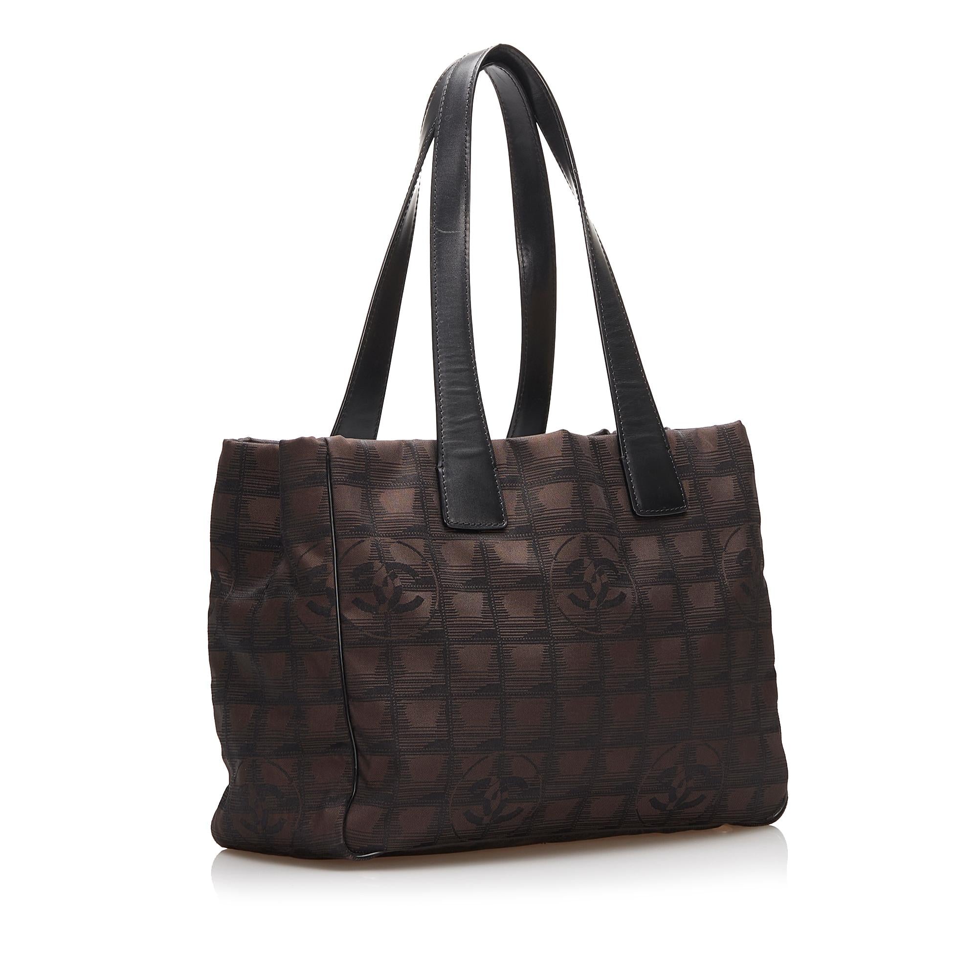 Chanel New Travel Line Handbag (SHG-cYPGJh)