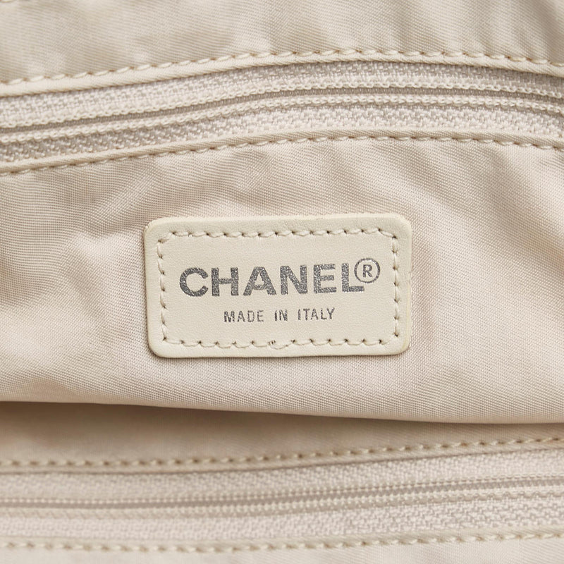 Chanel New Travel Line Tote (SHG-UJmdgj)