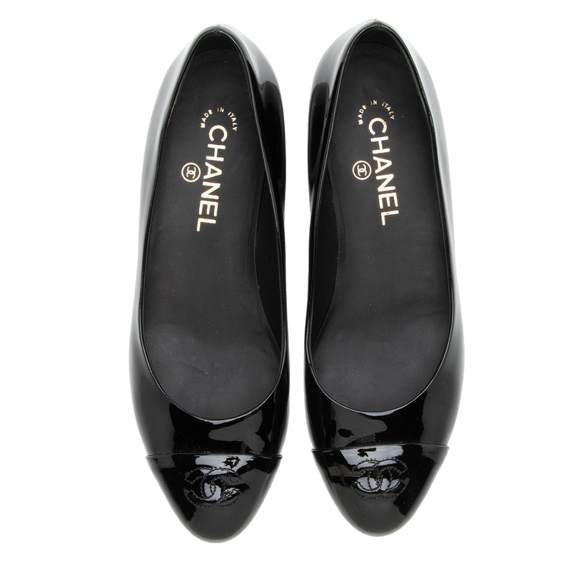 Chanel Beige/Black Leather Cap Toe Pumps Size 38.5 Chanel
