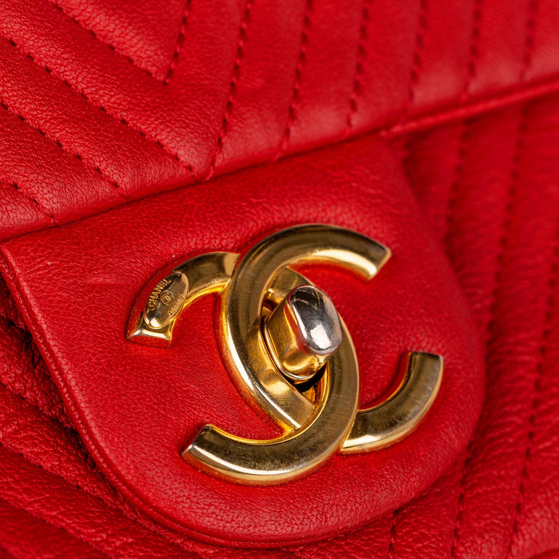 Chanel Surpique Chevron Flap Bag (SHG-33645) – LuxeDH