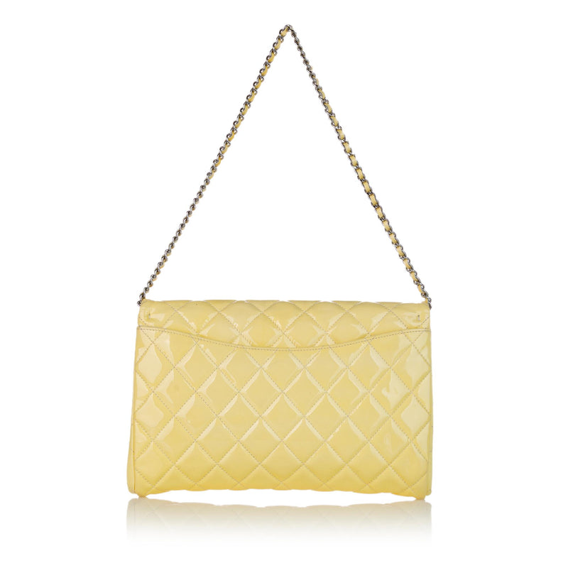Timeless/classique patent leather crossbody bag Chanel Yellow in