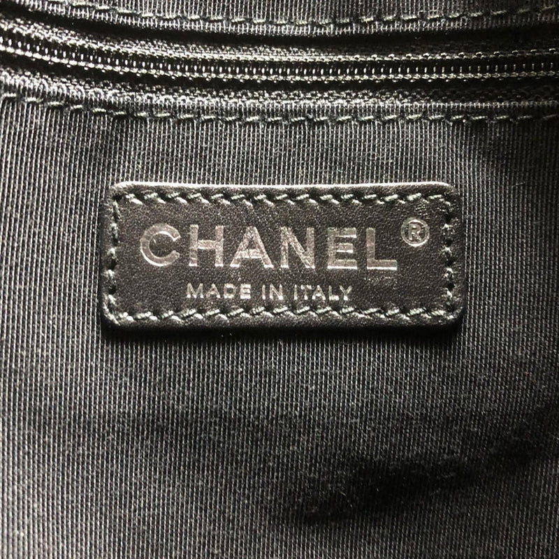 Chanel Unlimited Shoulder Bag (SHG-34430)