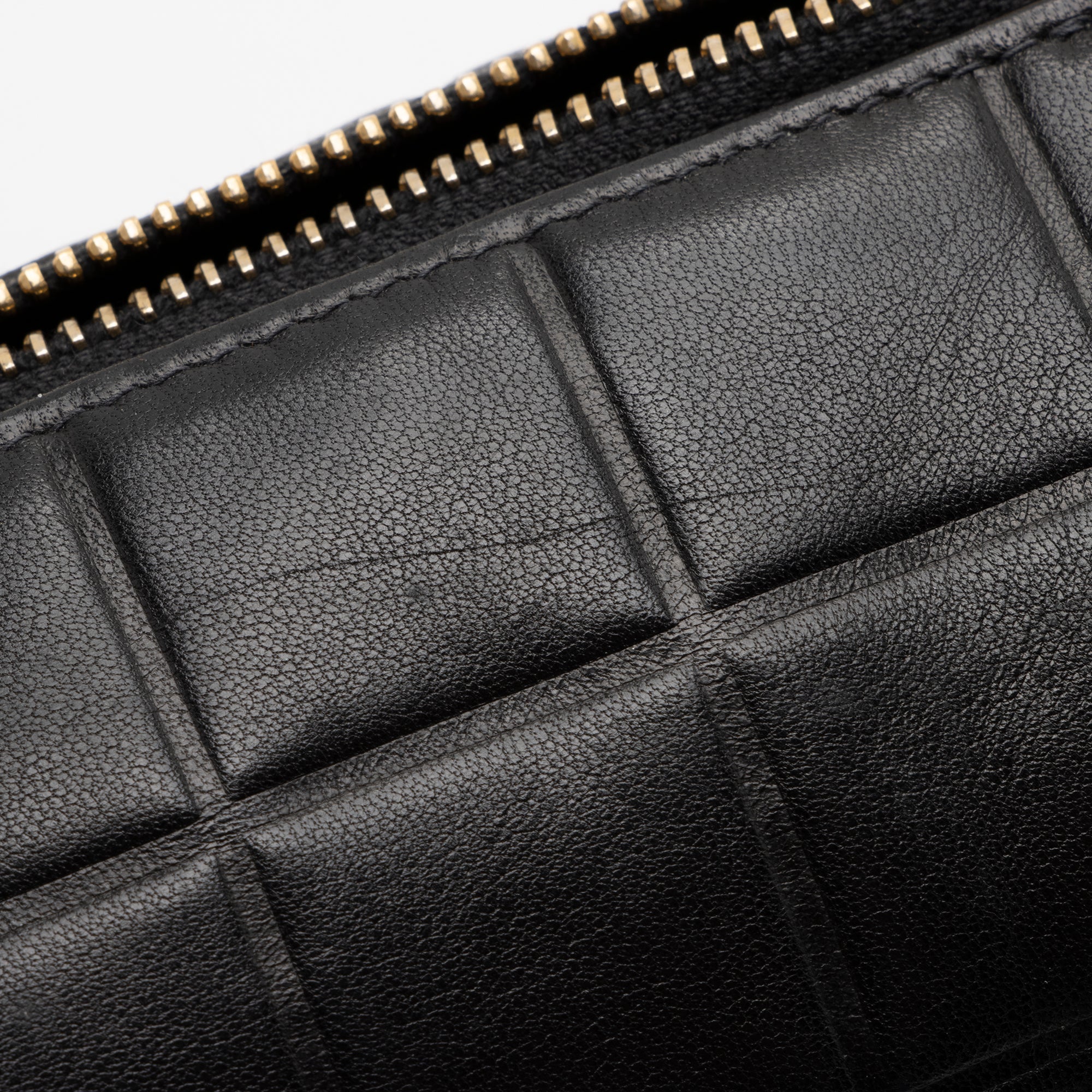 Chanel Vintage Lambskin CC Chocolate Bar Cosmetic Pouch (SHF-Yt3PcN)