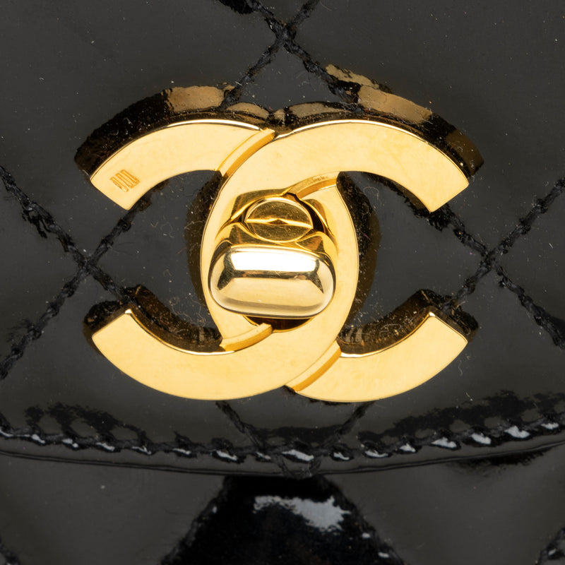 Chanel inspired phone grip – NH Timeless Designers