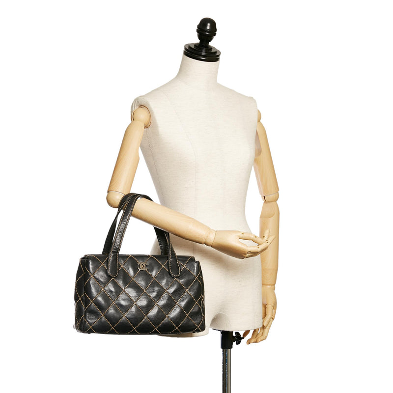 Wild stitch leather handbag Chanel Brown in Leather - 36316251