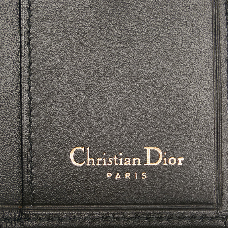 Louis Vuitton keychain : 1890 , Dior Sauvage perfume : 950