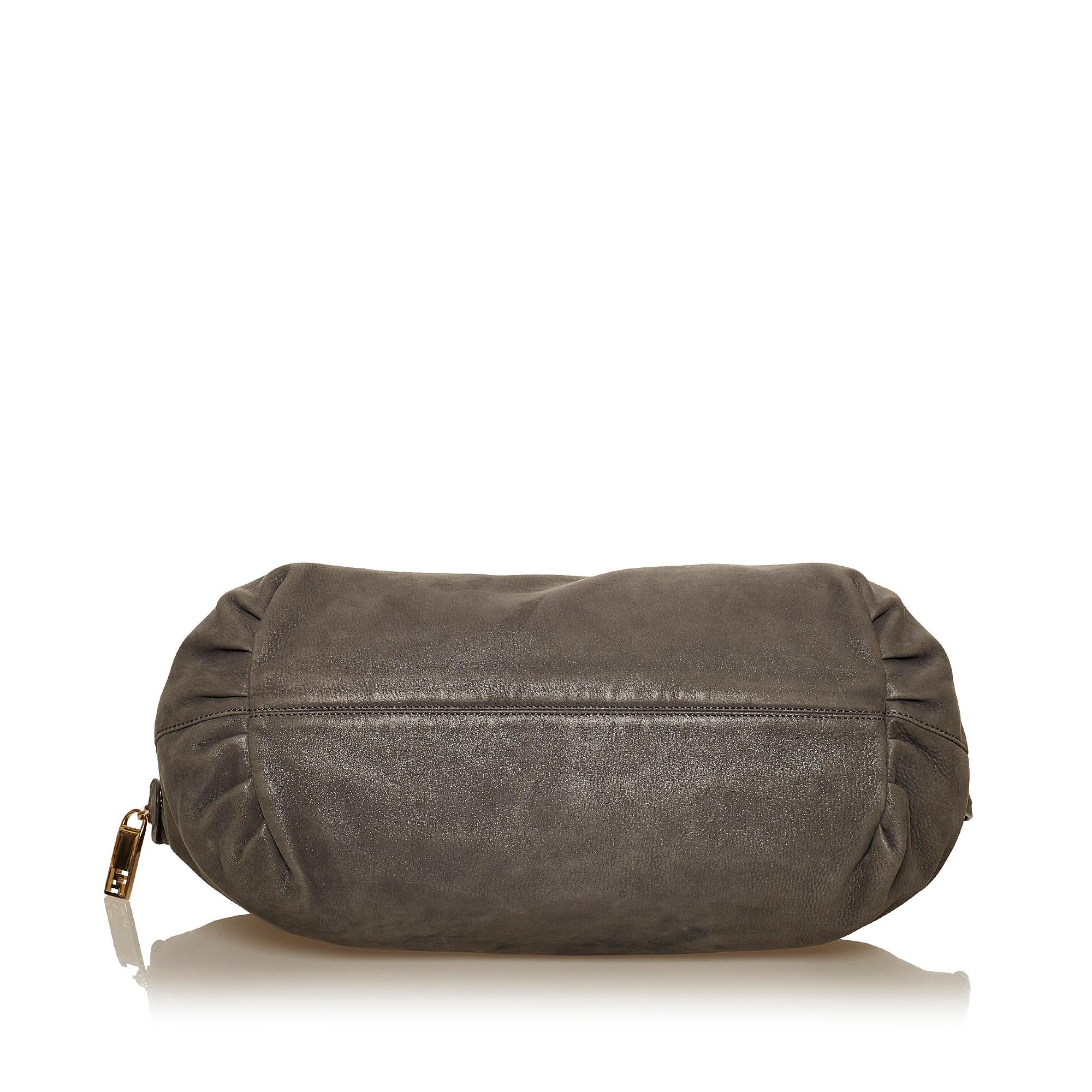 Fendi Chains Leather Tote Bag (SHG-29529)