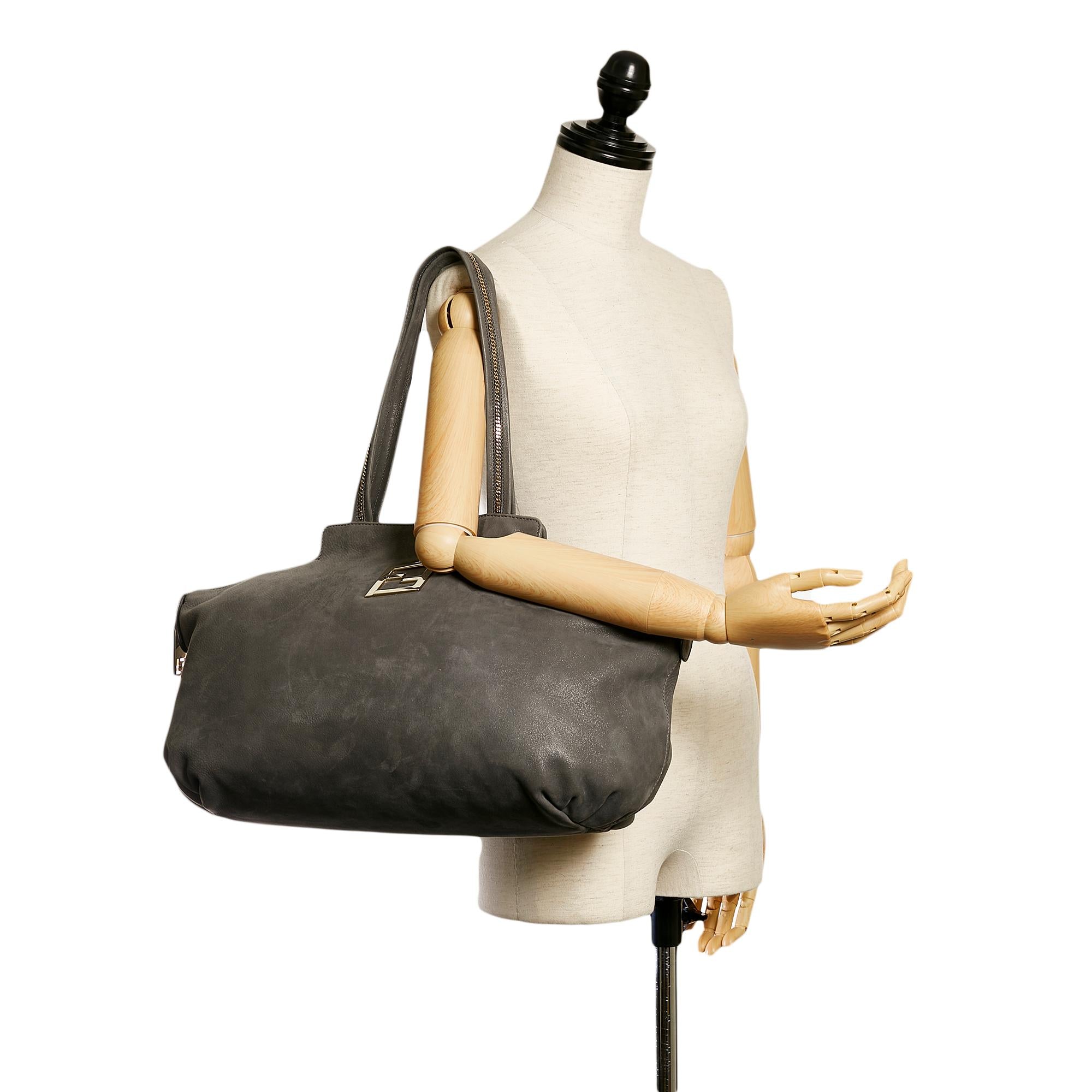 Fendi Chains Leather Tote Bag (SHG-29529)