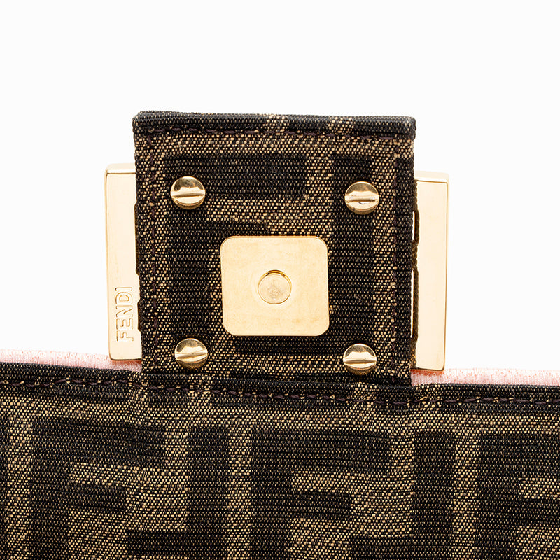 Fendi Graphy Leather Phone Pouch in Brown