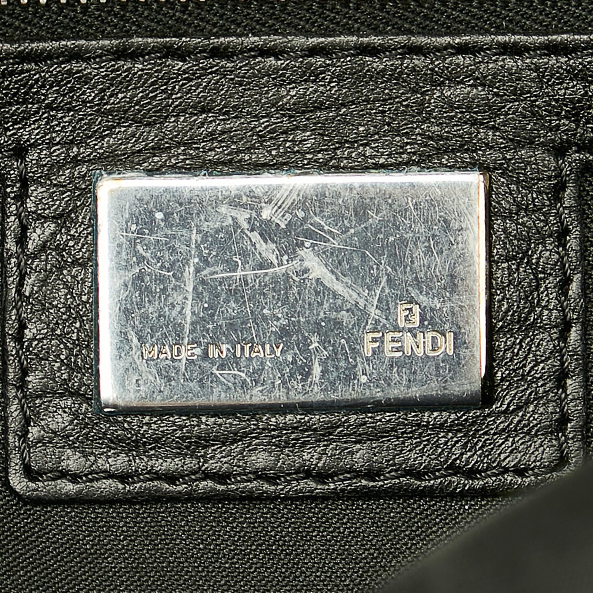 Fendi Leather Baguette (SHG-26236)