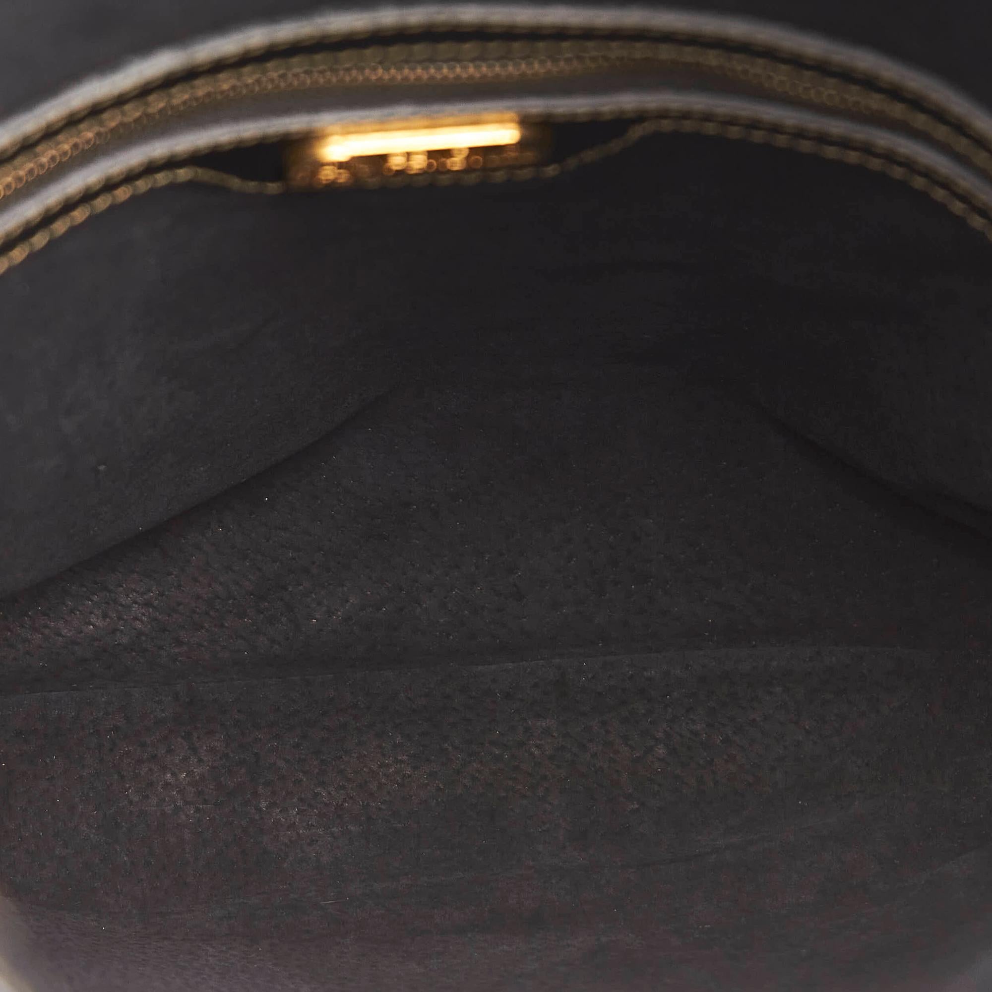 Fendi Leather Tote Bag (SHG-29362)