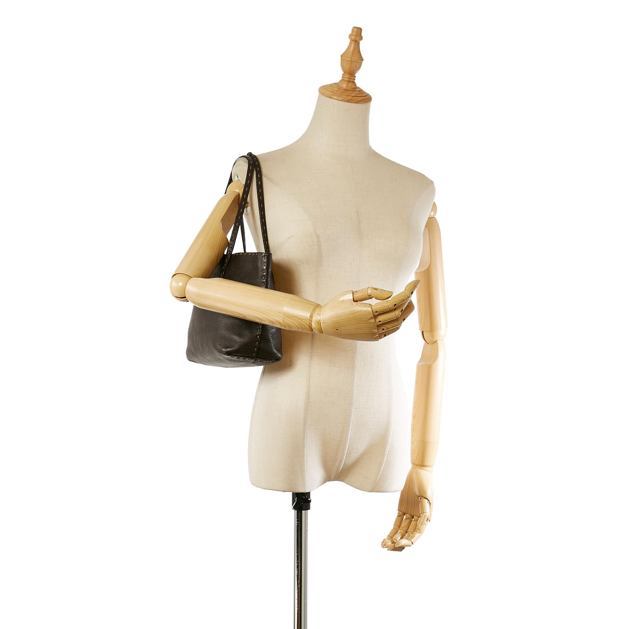 Fendi Selleria Leather Tote Bag (SHG-23498)