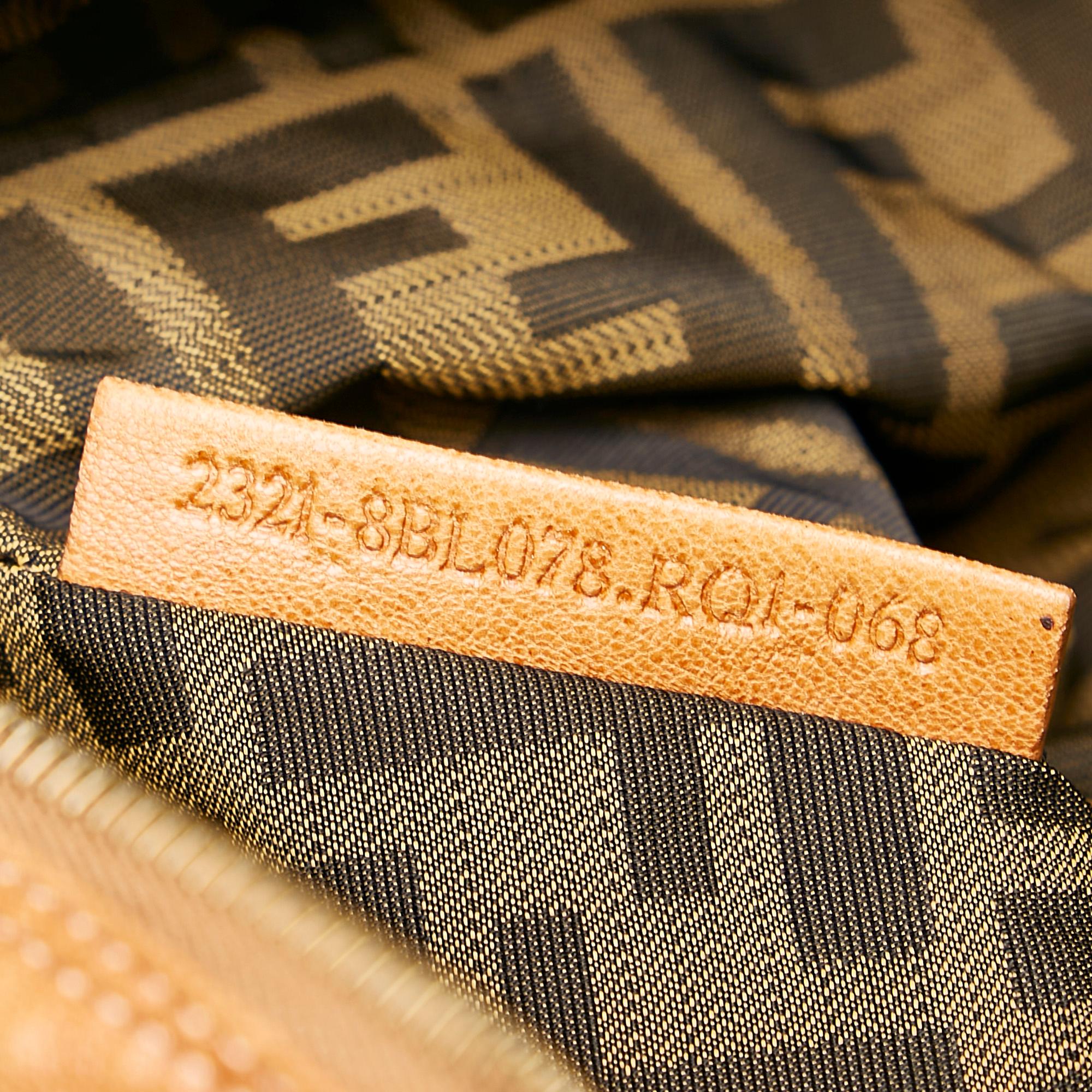 Fendi Spy Leather Handbag (SHG-32198)