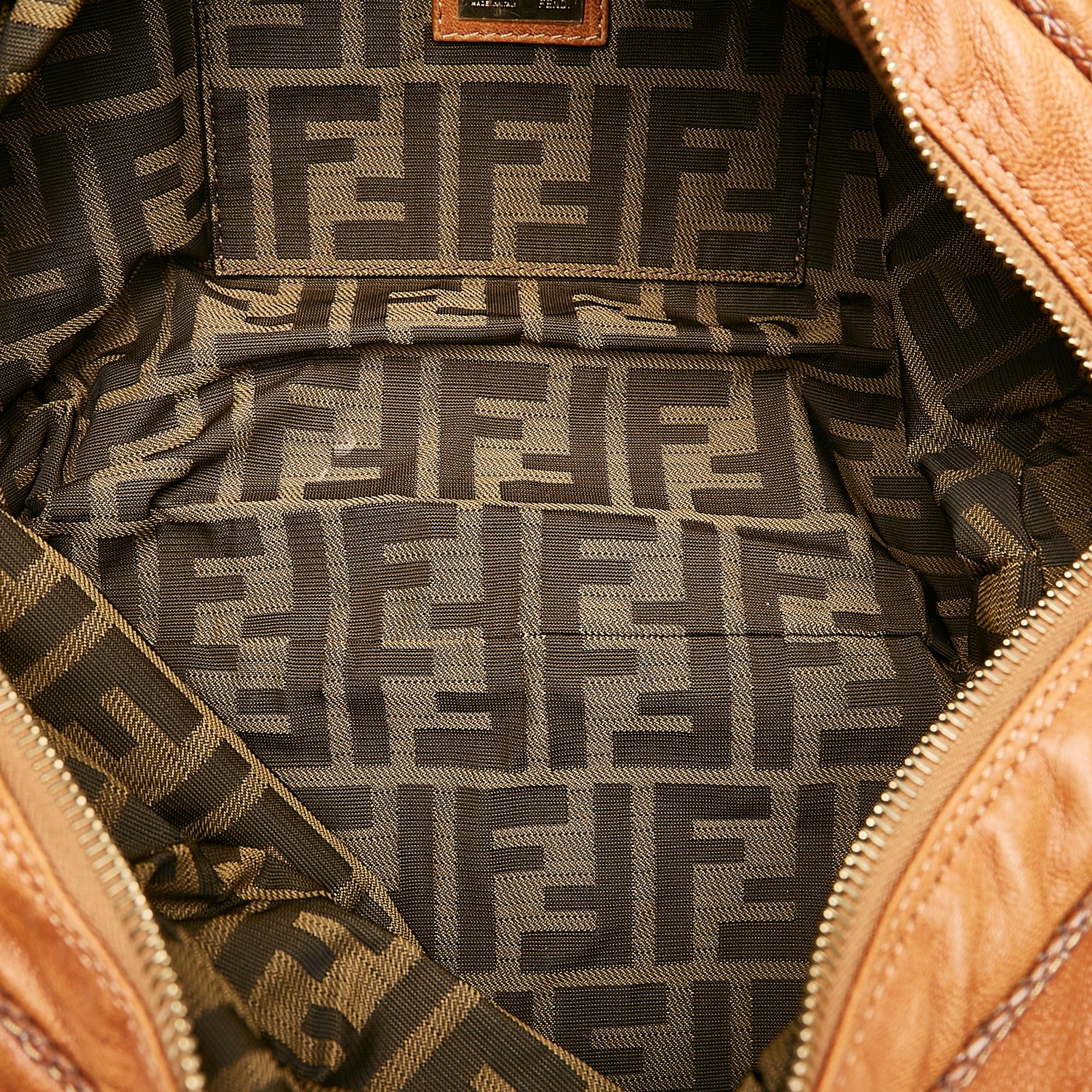 Fendi Spy Leather Handbag (SHG-32198)