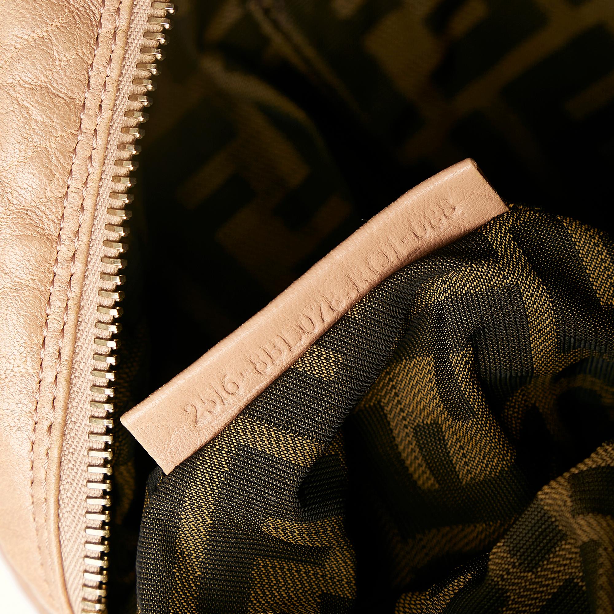 Fendi Spy Leather Handbag (SHG-36076)