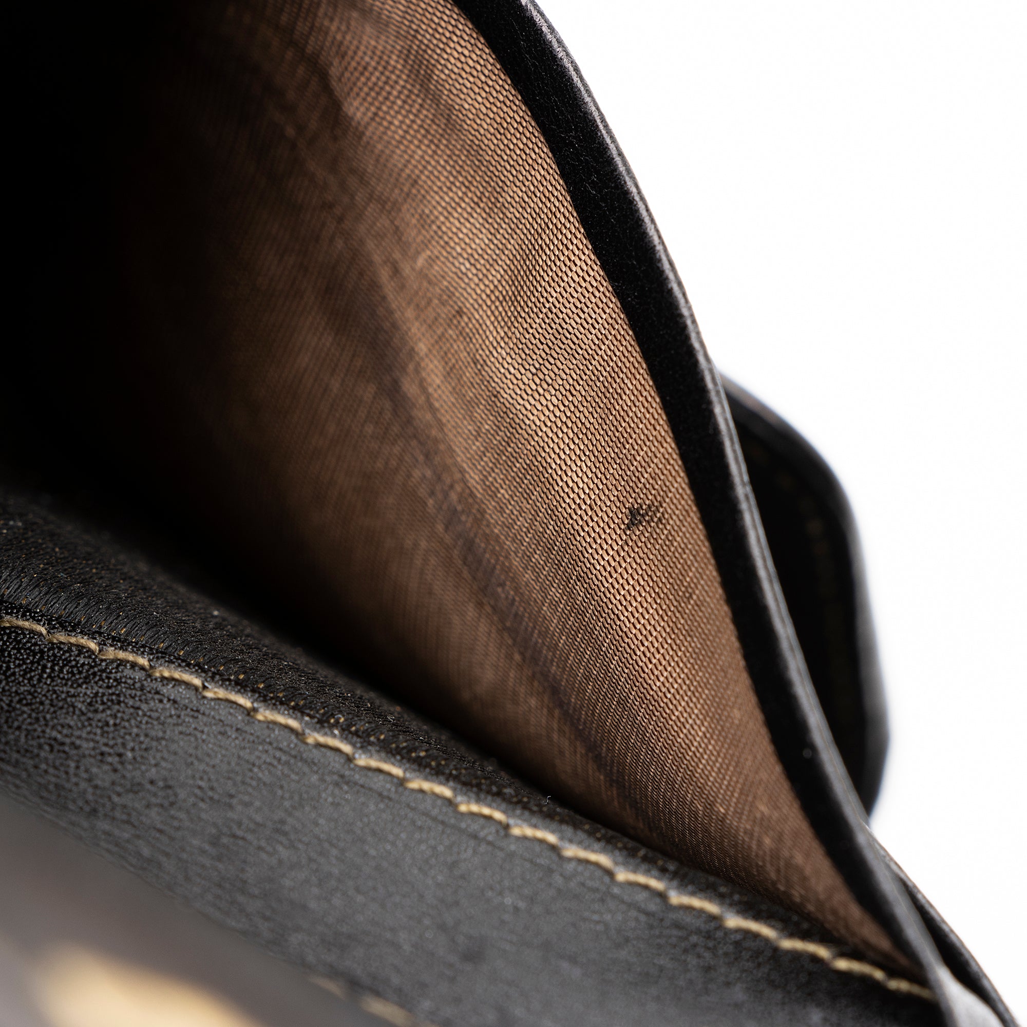 Fendi Vintage Zucca Kiss Lock French Wallet (SHF-J1Q6xA)