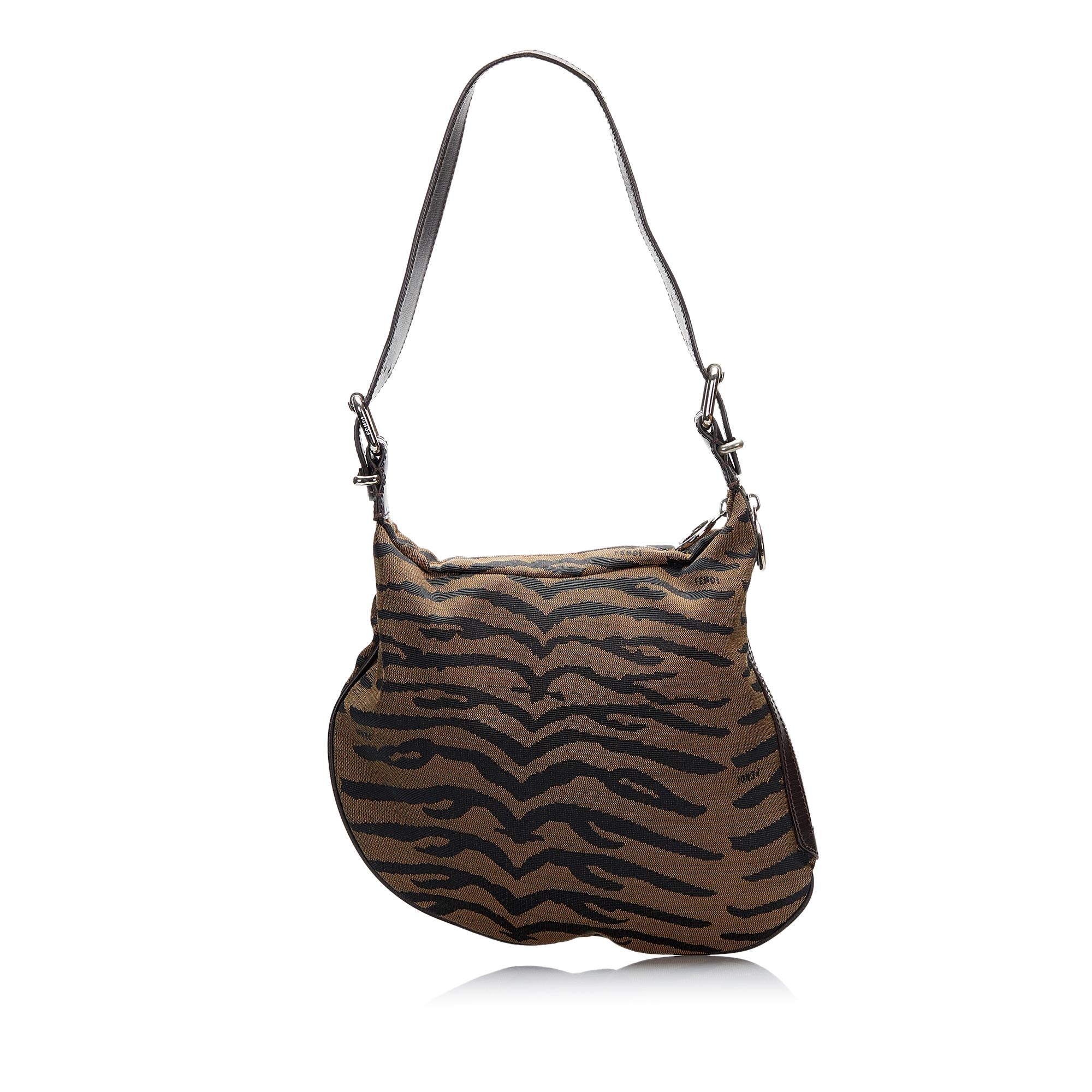 Fendi Zebra Print Oyster (SHG-CayGQz)