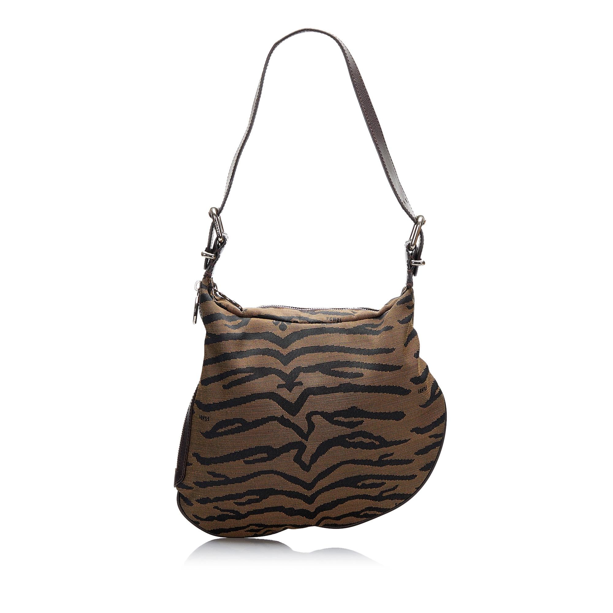 Fendi Zebra Print Oyster (SHG-CayGQz)