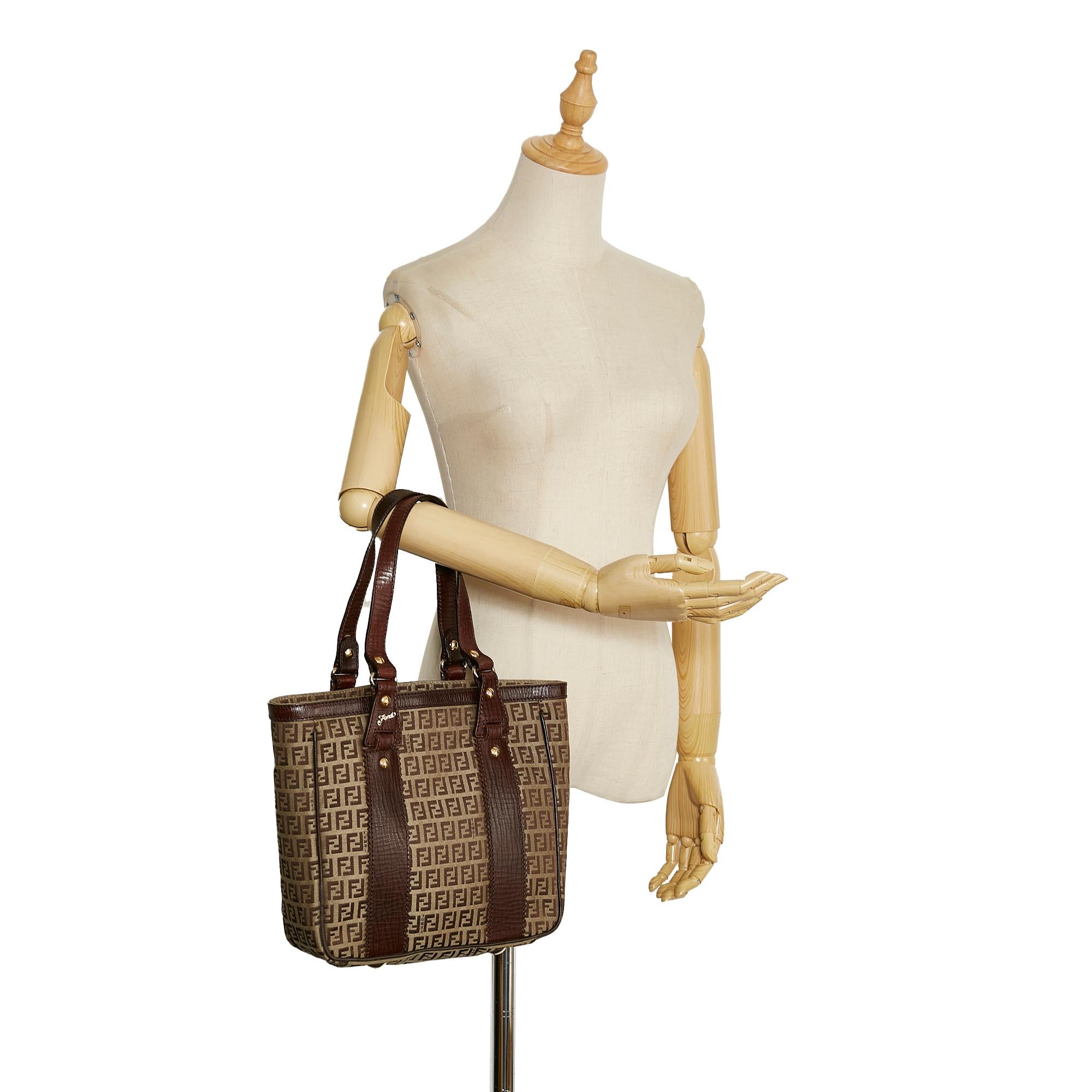 Fendi Zucchino Canvas Tote Bag (SHG-LR2O1Y)