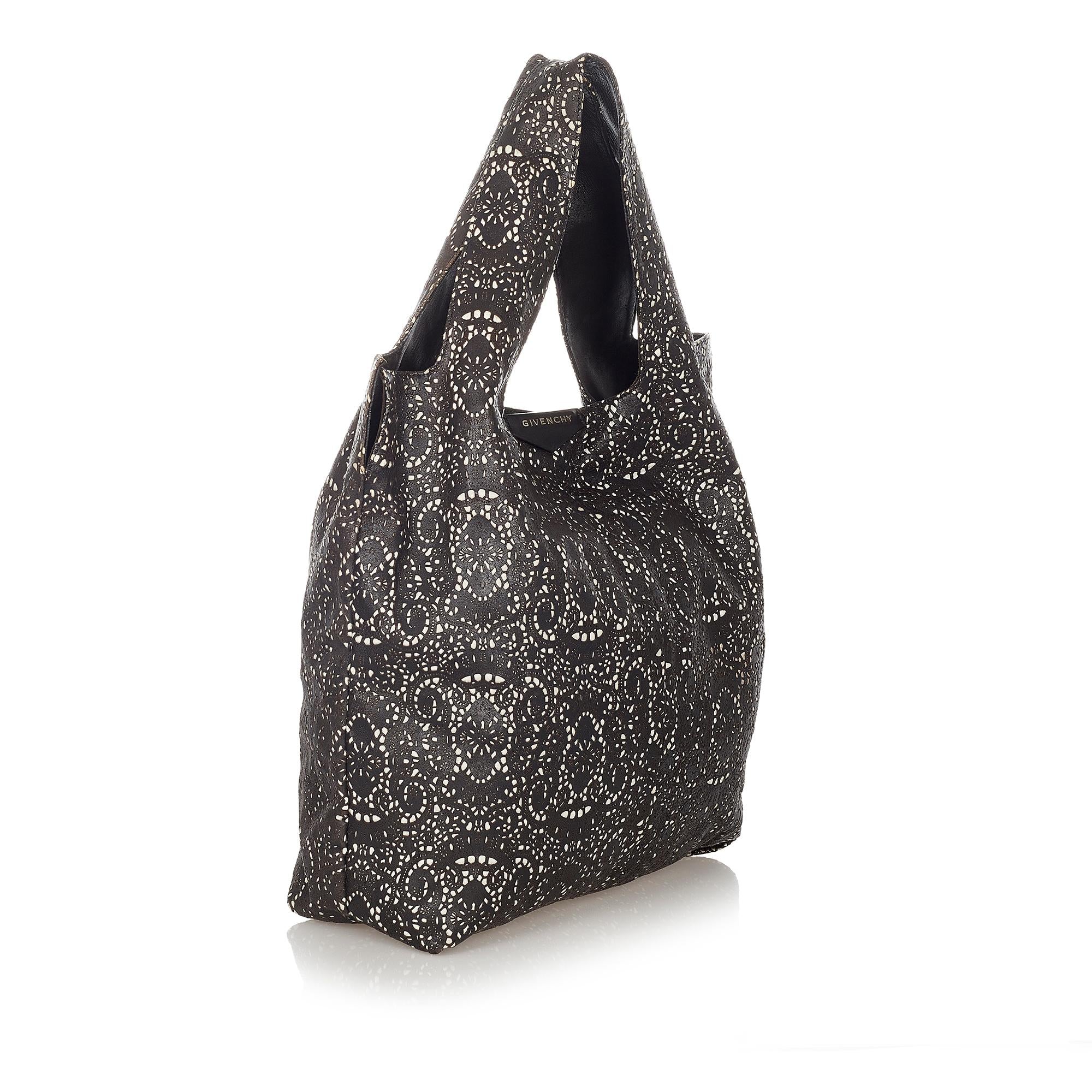 Givenchy Antigona Leather Tote Bag (SHG-23549)