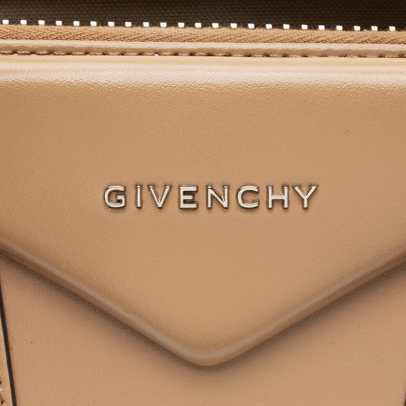 Givenchy Smooth Calfskin Antigona Medium Satchel (SHF-23771)