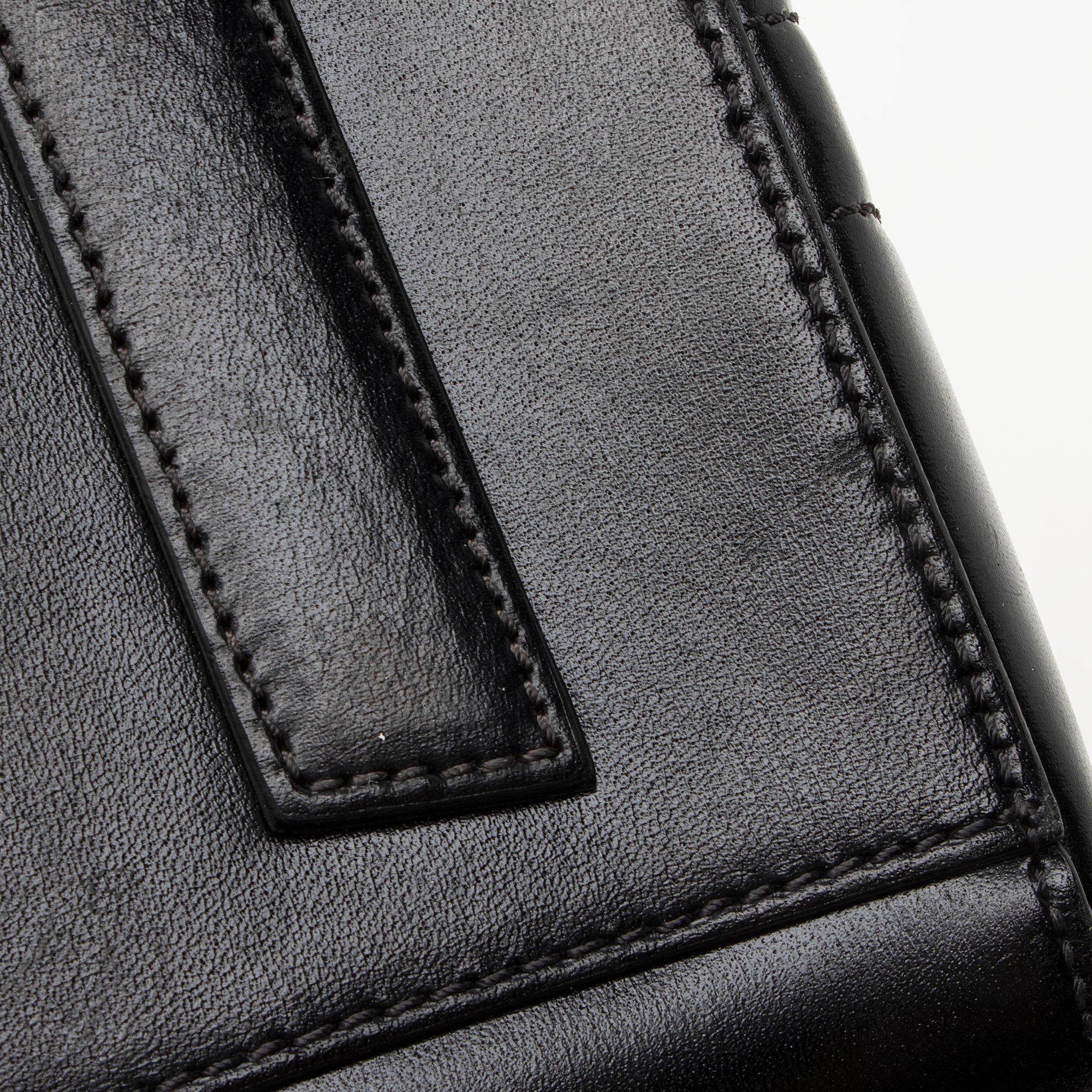 Givenchy Smooth Calfskin Antigona Small Satchel (SHF-22163)