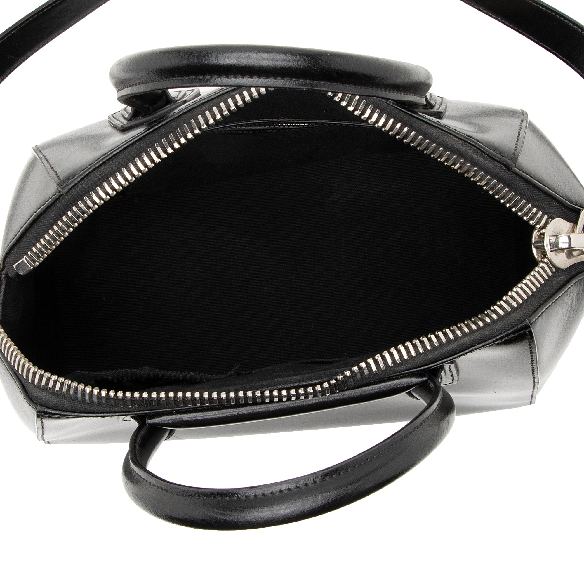 Givenchy Smooth Calfskin Antigona Small Satchel (SHF-22163)