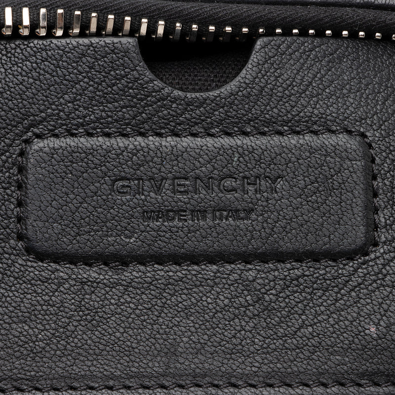 Givenchy Sugar Goatskin Antigona Nano Shoulder Bag (SHF-23678)