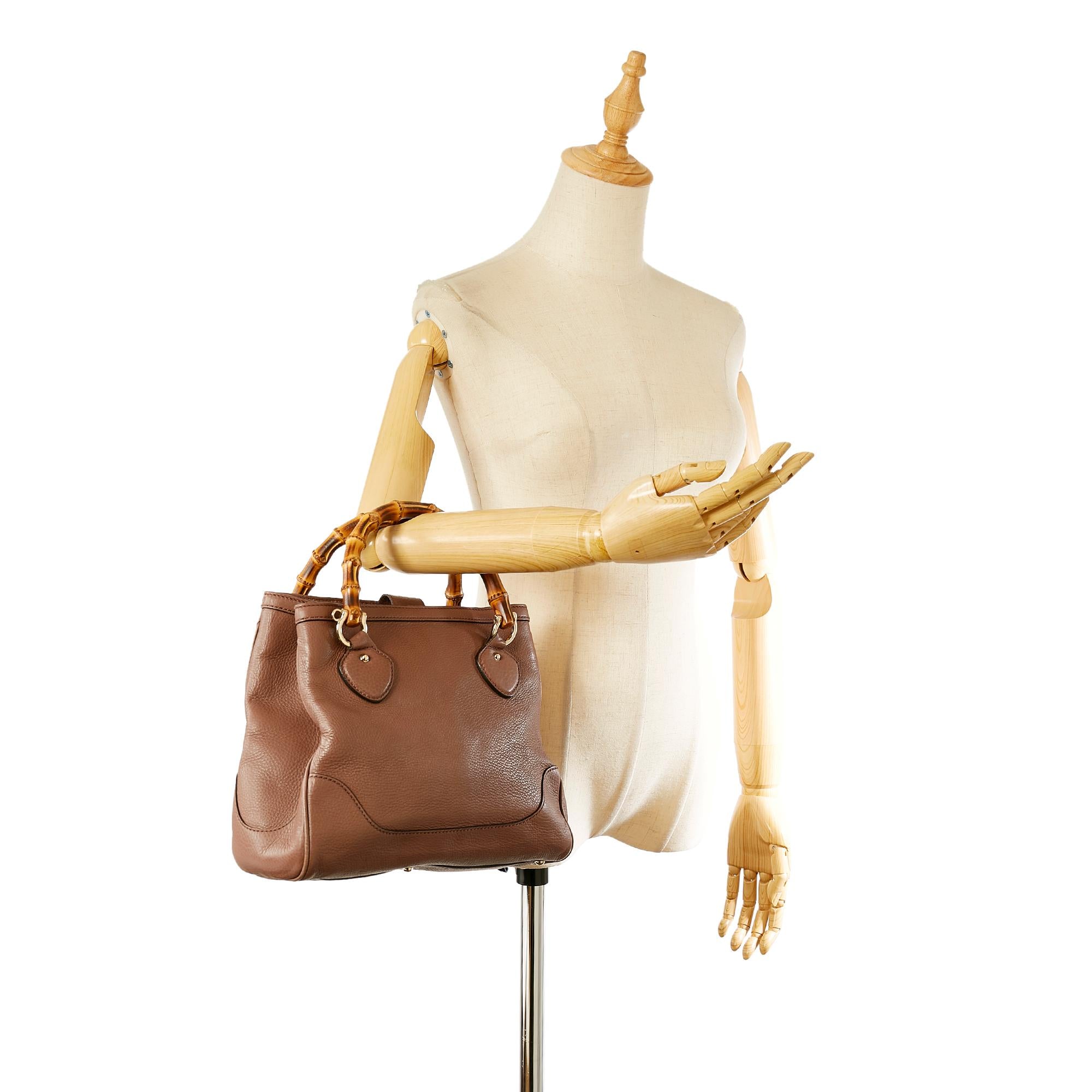 Gucci Bamboo Diana Leather Handbag (SHG-31981)