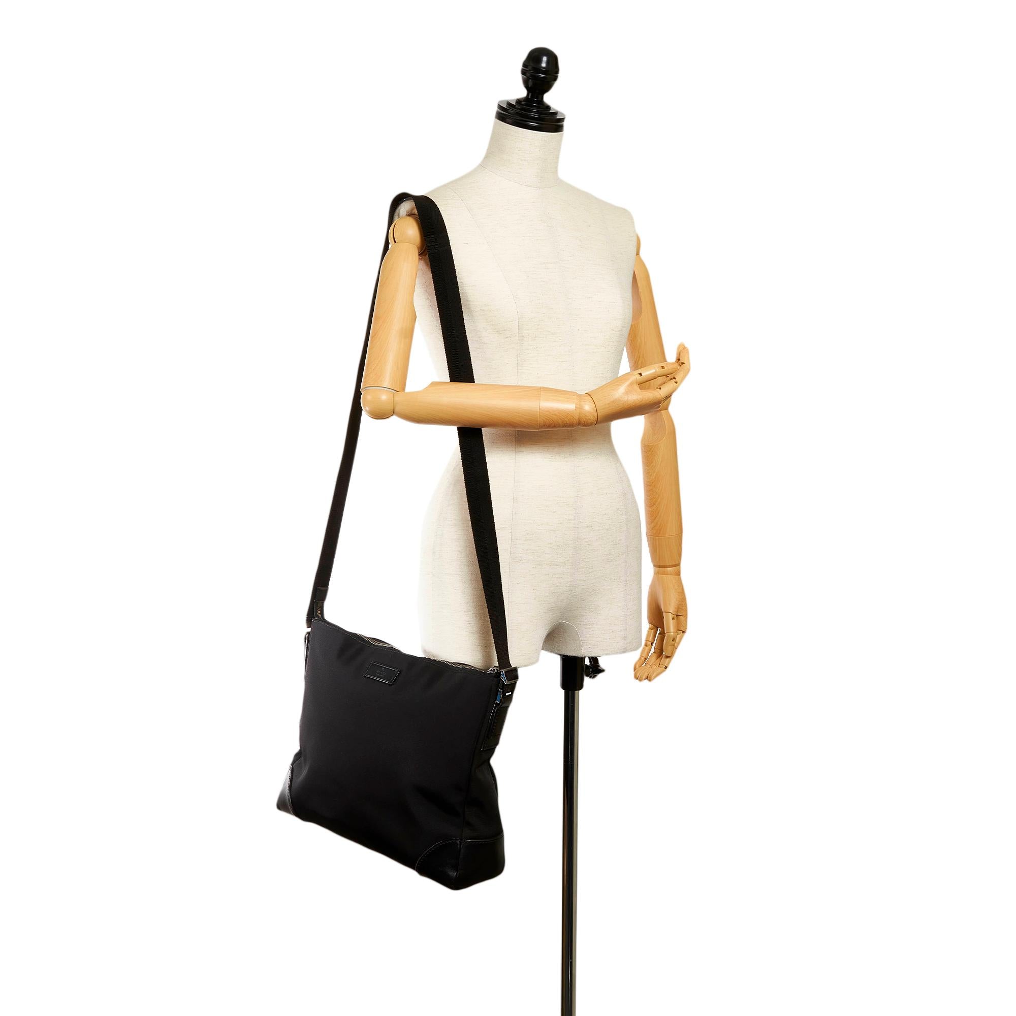 Gucci Canvas Crossbody Bag (SHG-36164)