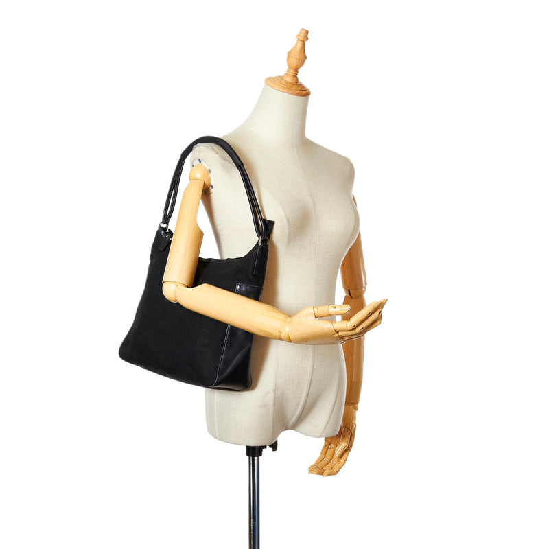 Gucci Canvas Shoulder Bag (SHG-31874)