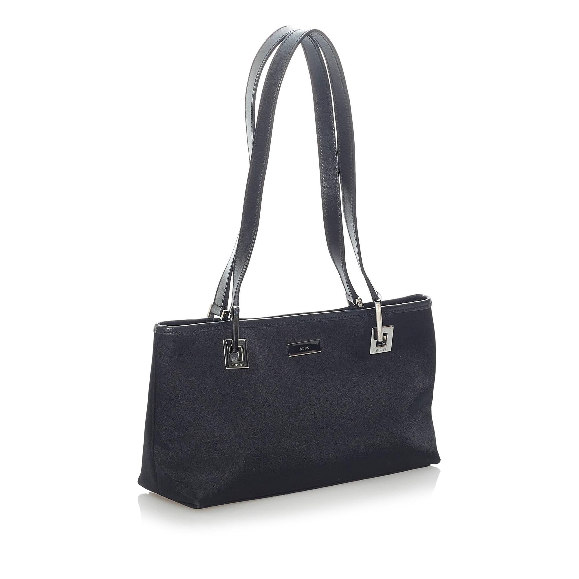 Gucci Canvas Shoulder Bag (SHG-34674)