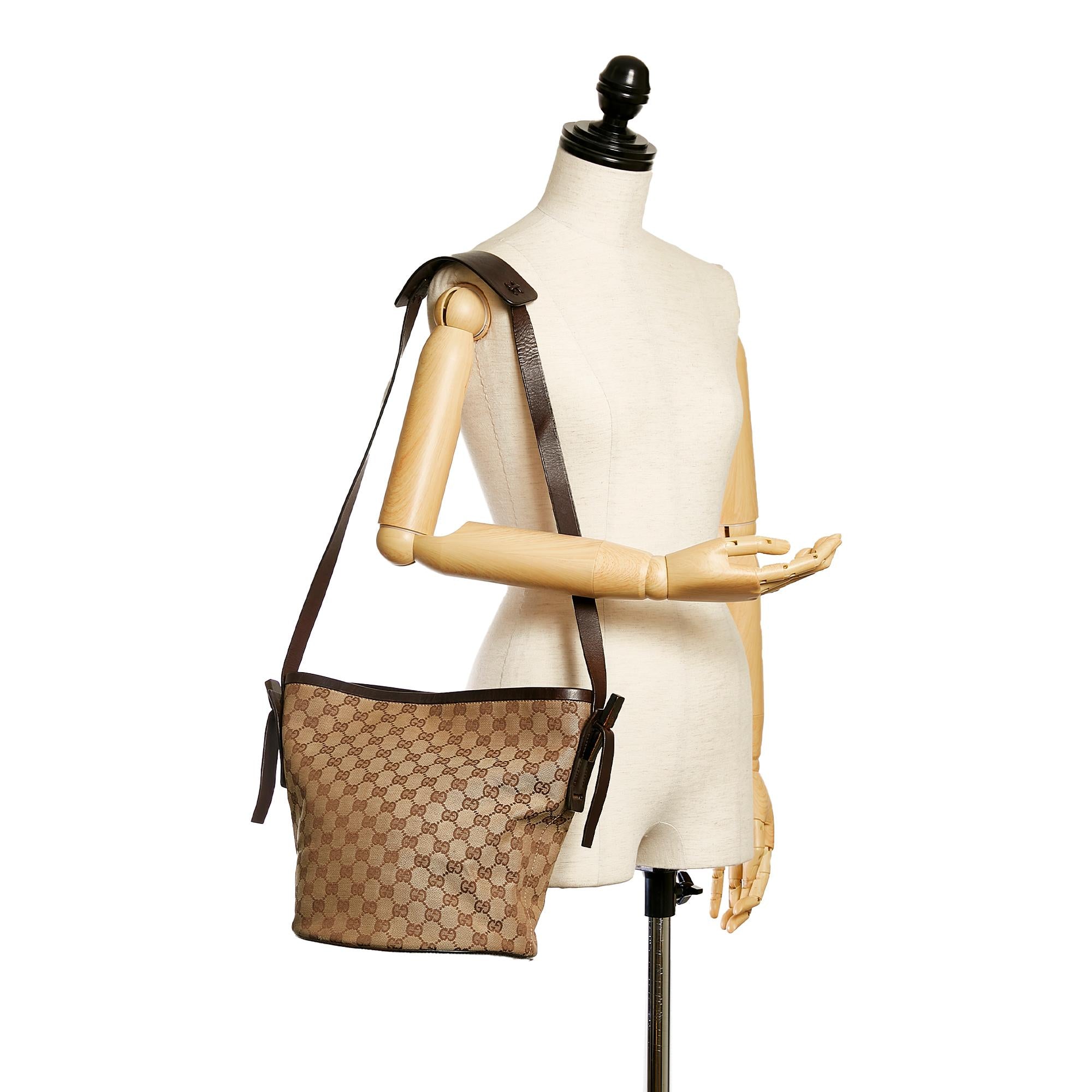 Gucci GG Canvas Bucket Bag (SHG-32842)